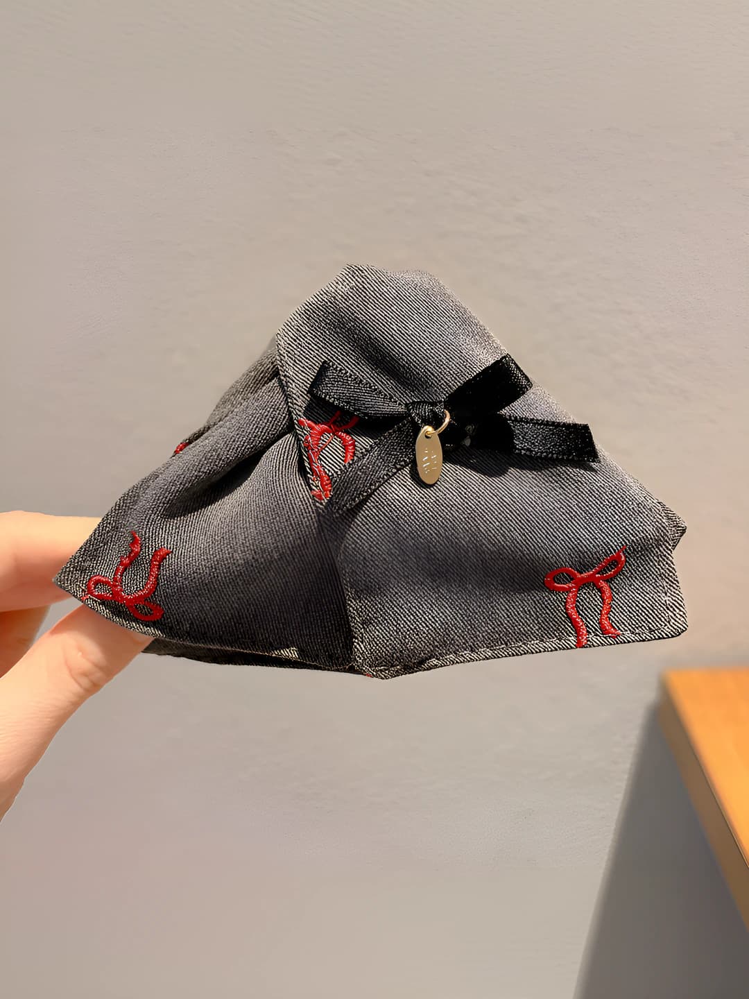 Dark grey - clip 11 cm