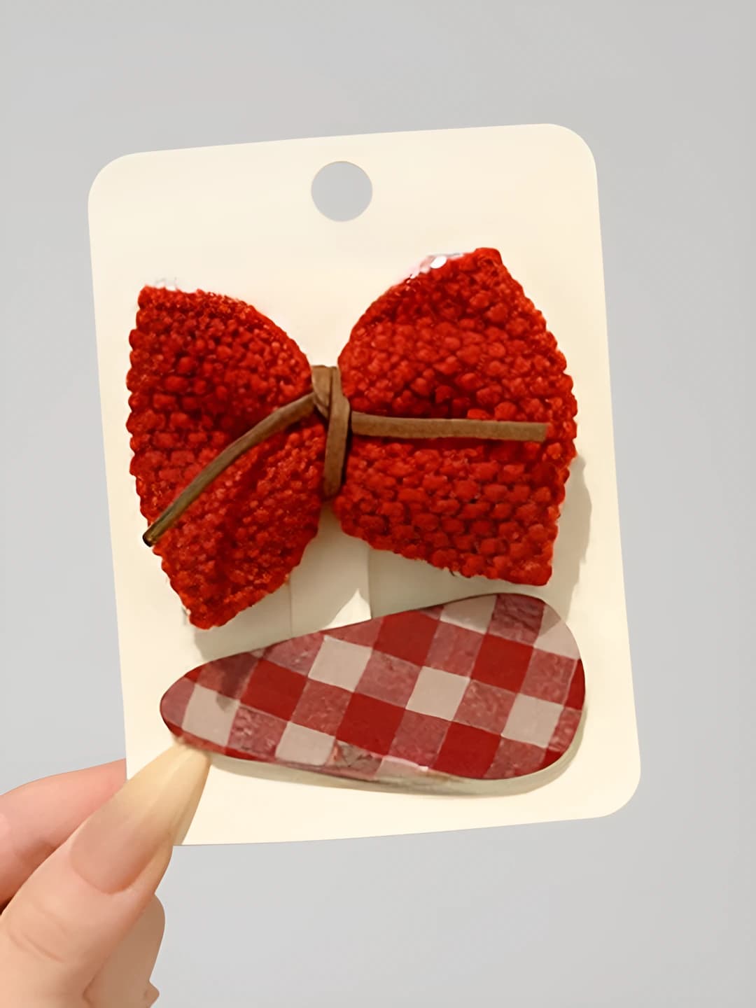 1# Large yarn bow - ~8cm