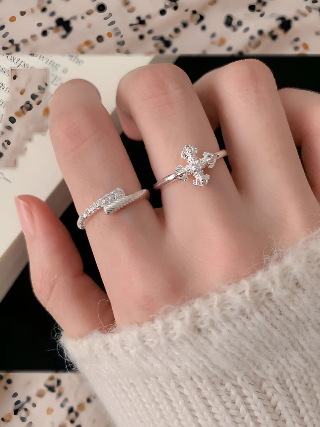 Women's ins style simple sweet cool crossed ring, open ring with leaf shape