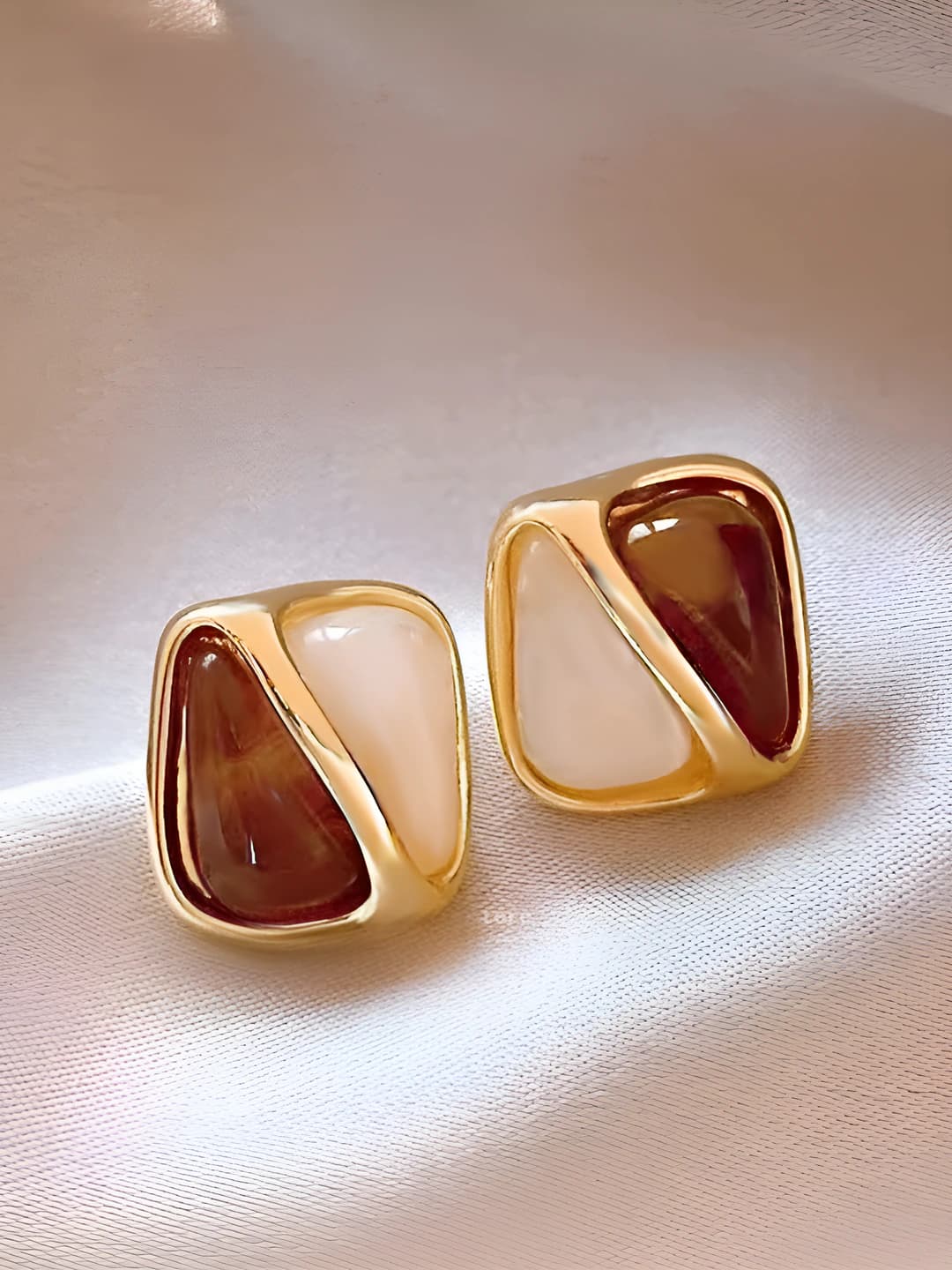 Square colour-block studs