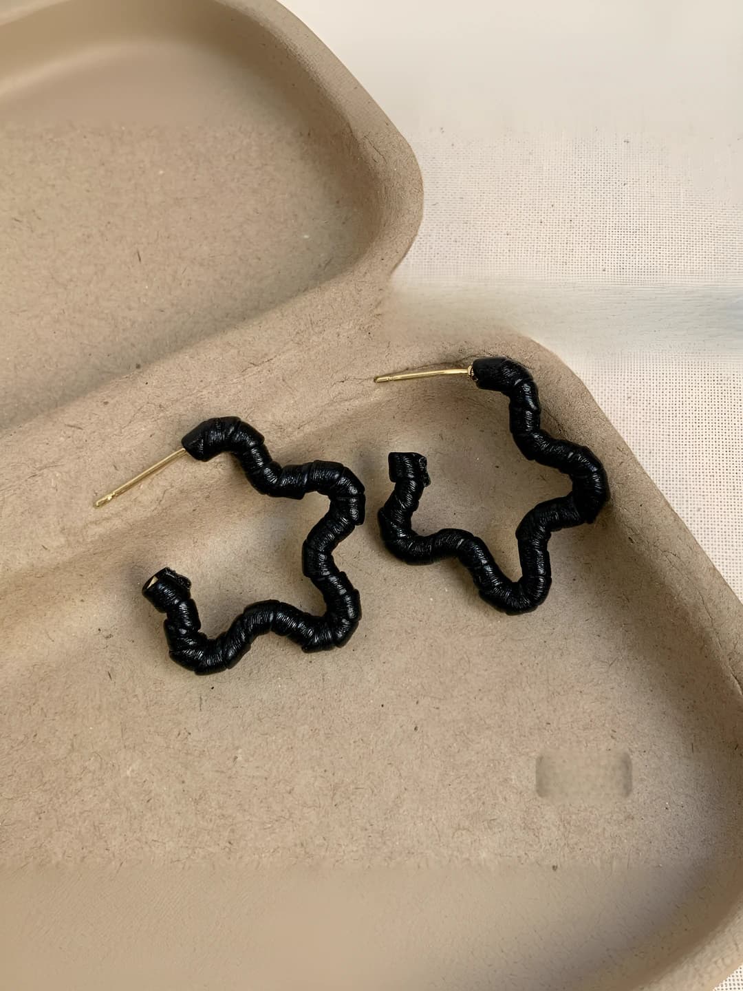 3CM Qora PU yulduz