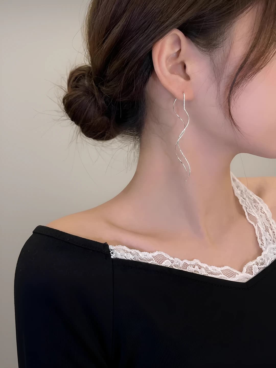 1# White K ear wires 1 pair