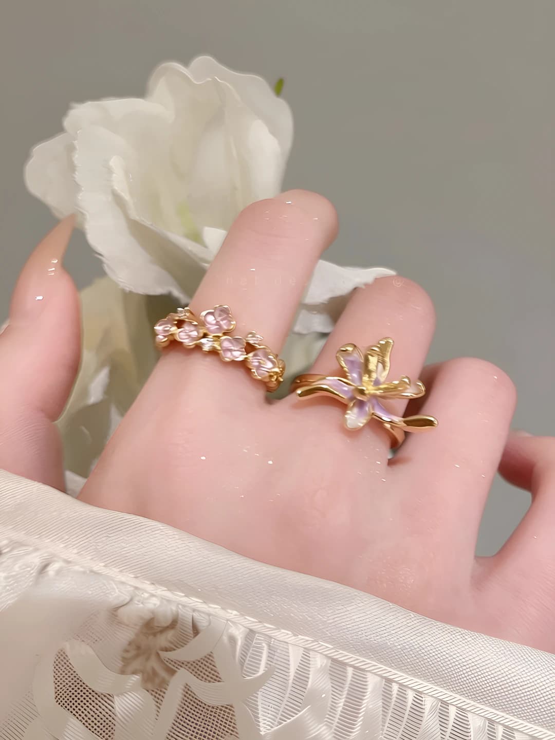 Women's open ring with iris flower design, retro style, alloy material, floral pattern