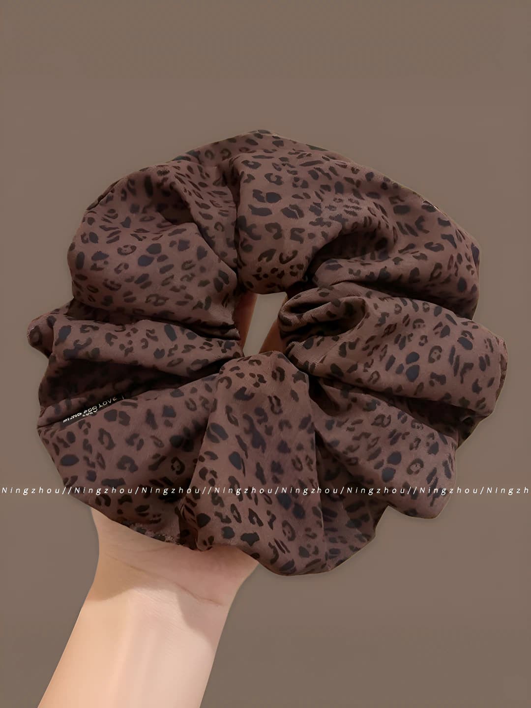 Dark coffee leopard approx 18 cm