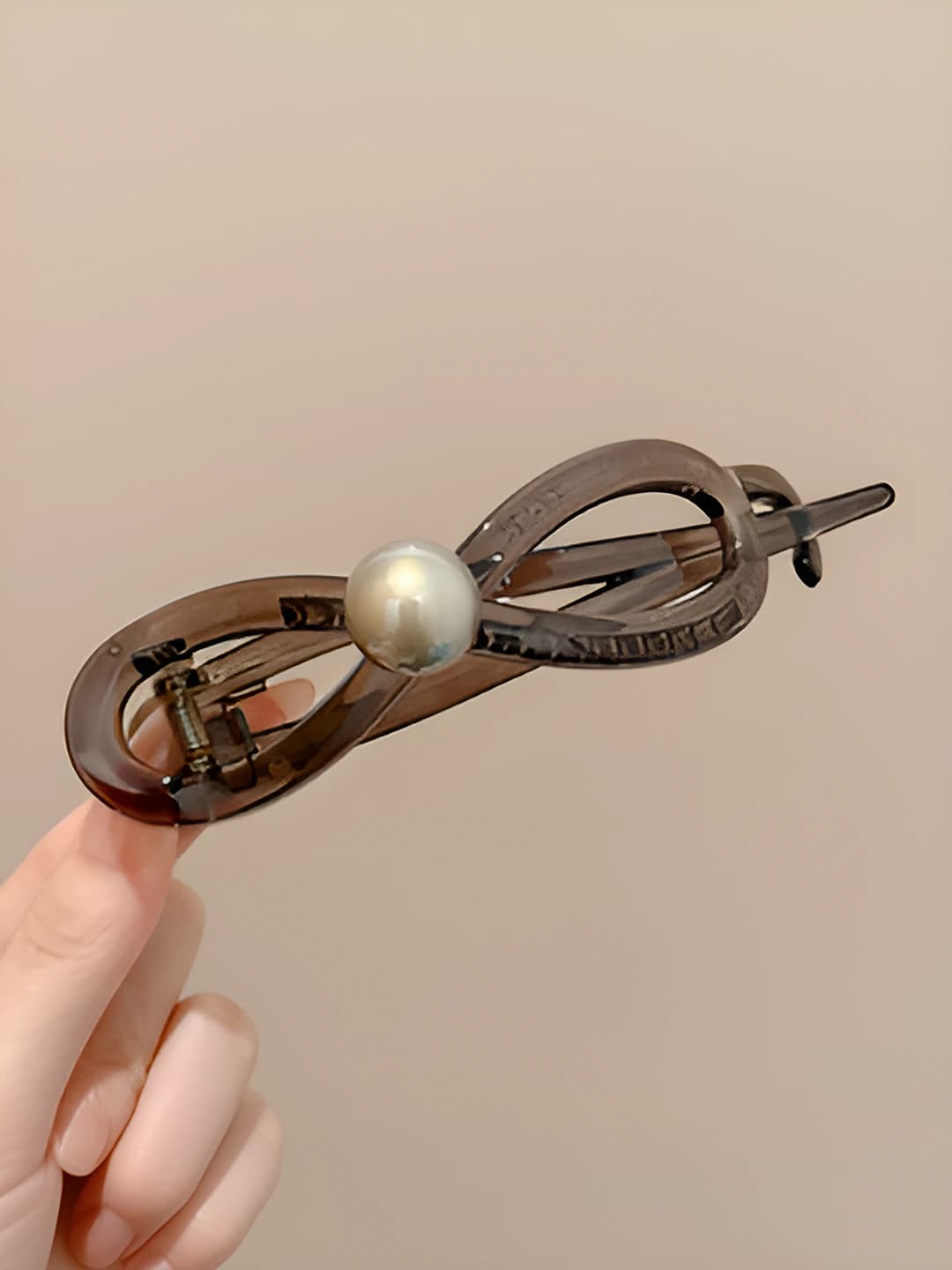 1# Coffee-black pearl clip