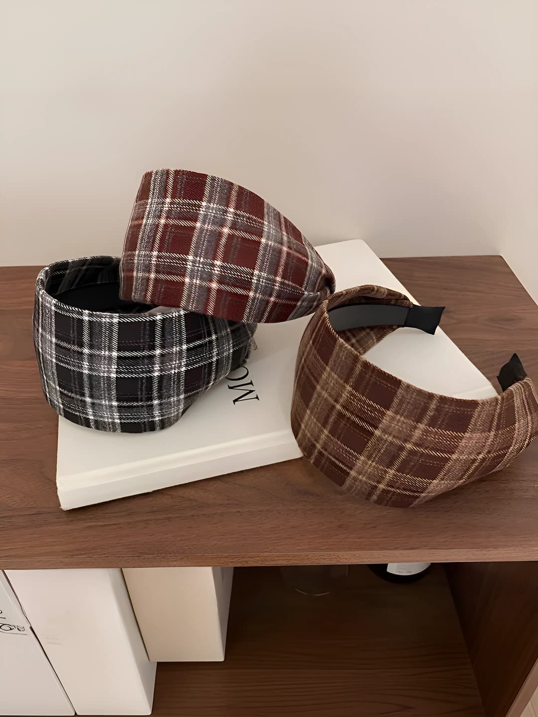 Women's retro autumn-winter plaid headband, non-slip with teeth, Korean style