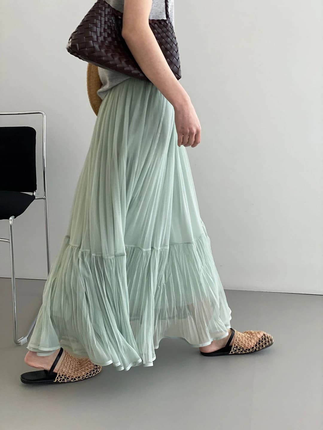 Women's pleated skirt: gentle and romantic, with mesh splicing, solid colour, mid-length, Korean style, casual