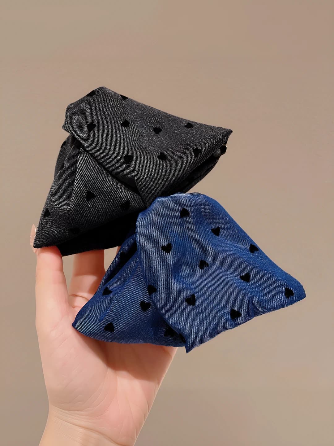 Women's 2026 new style heart-shaped denim triangle hair clip, large size adds volume, shark clip