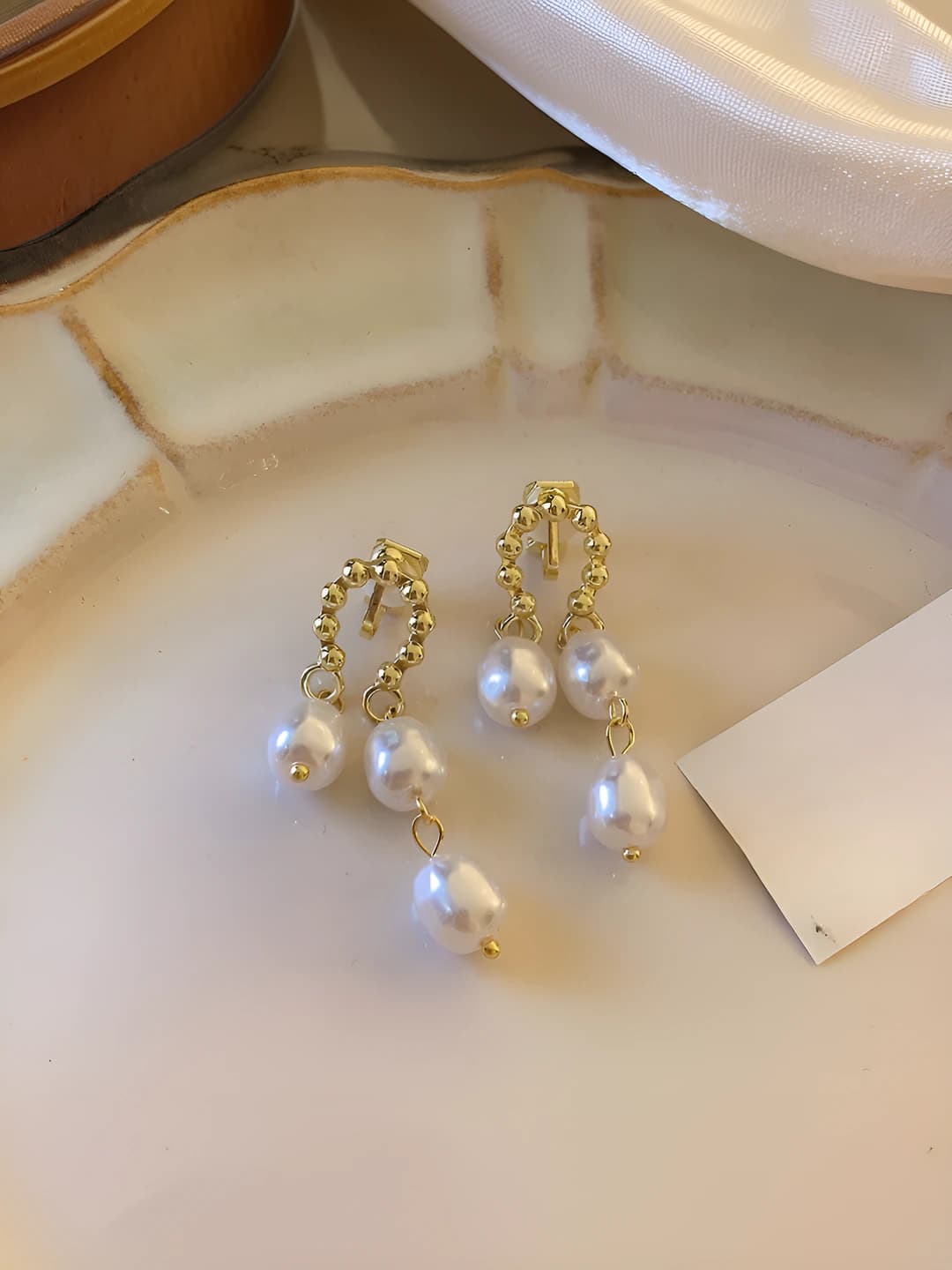 Pearl tassel clip-on earrings