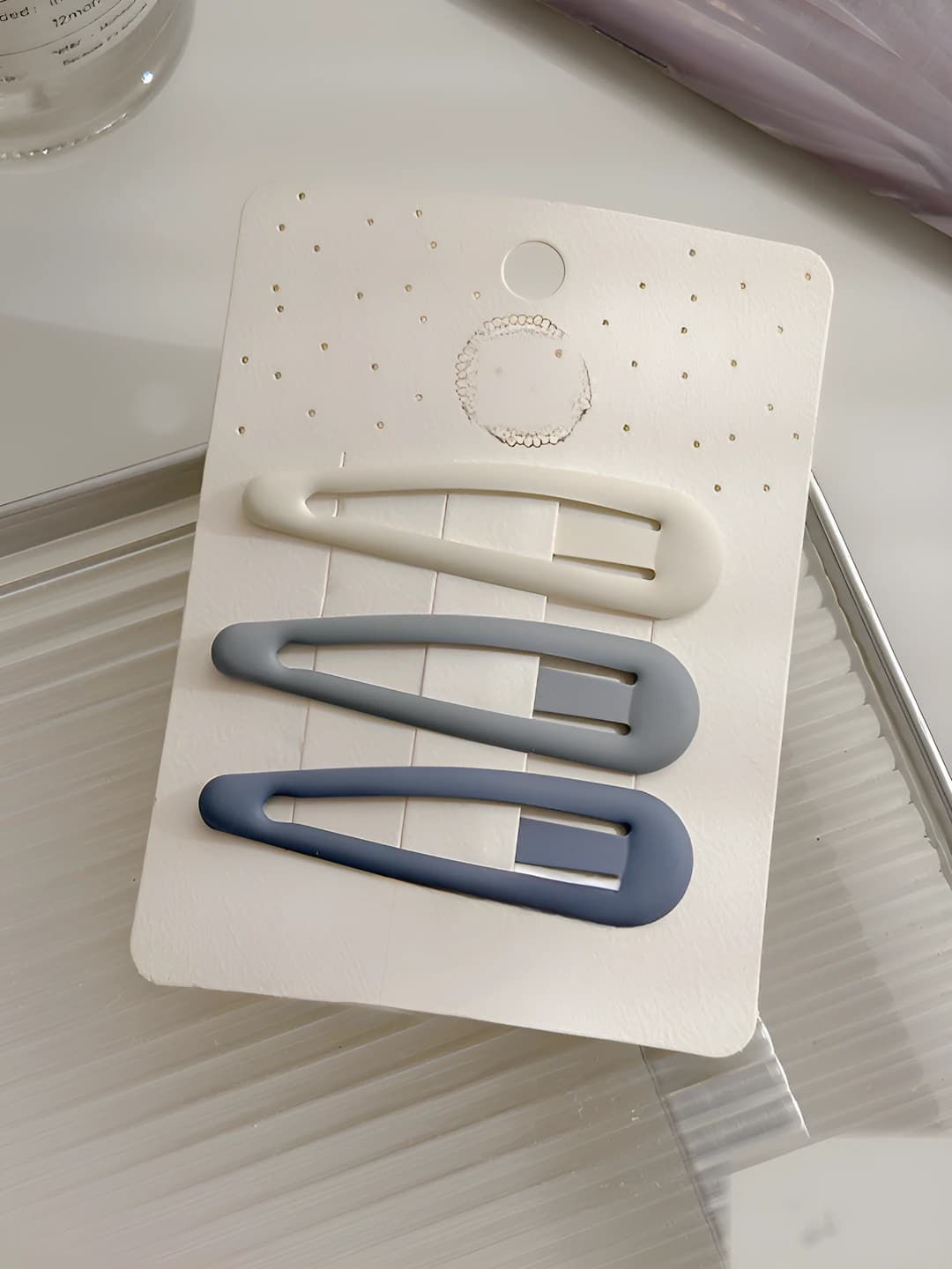 Grey-white teardrop 3 pcs