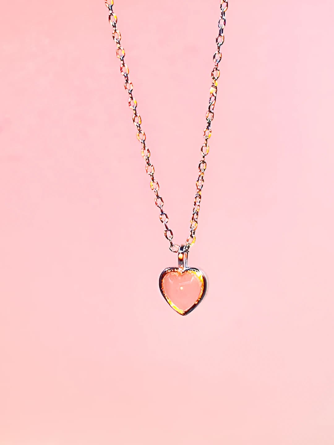 Women's pink heart-shaped pendant necklace in Korean style