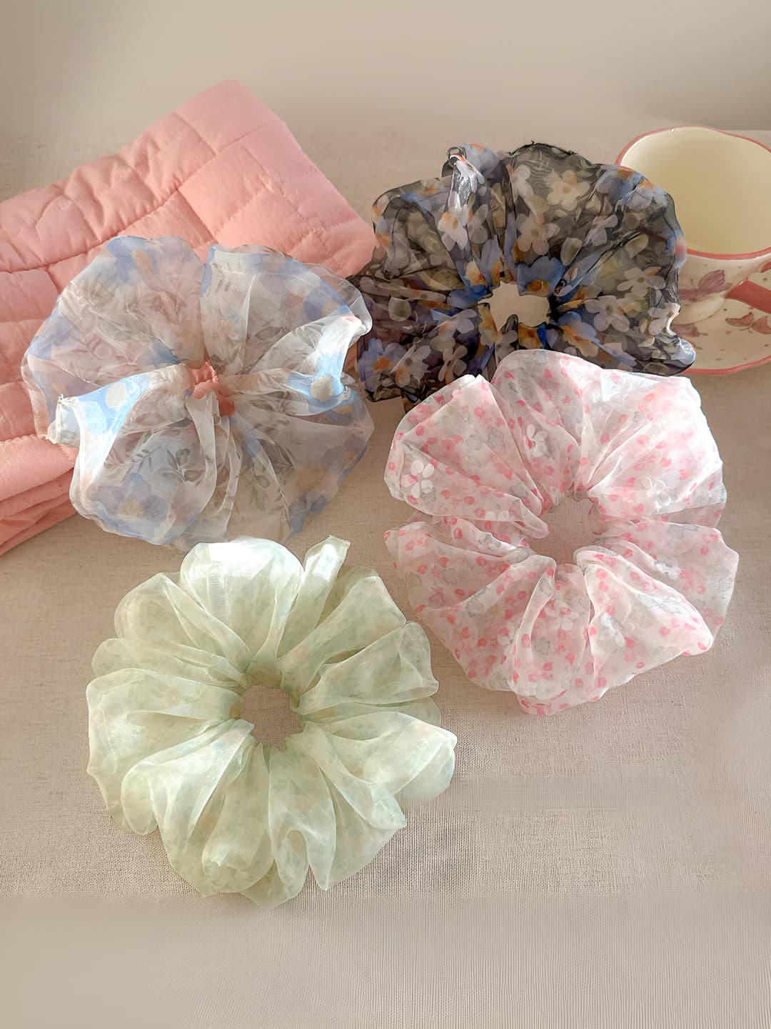 Women's stretch hair scrunchie with floral pattern in Korean style