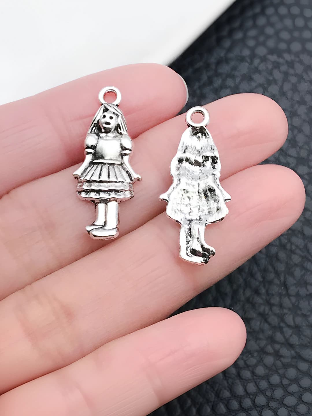 1 шт. старинный серебро Алиса девочка принцесса 11x26mm-1g-9275