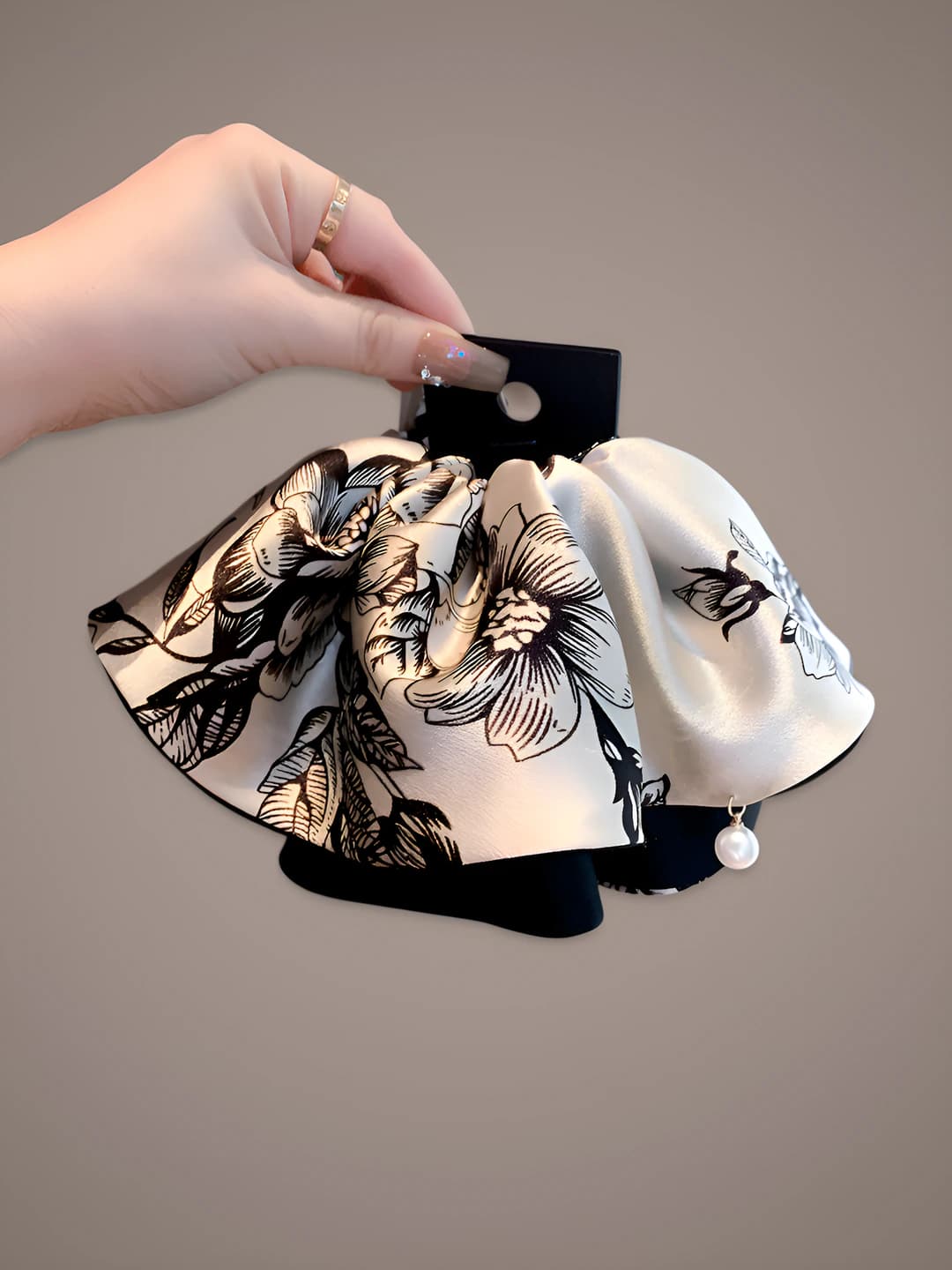 Retro satin print, ponytail clip, ~3.5 cm