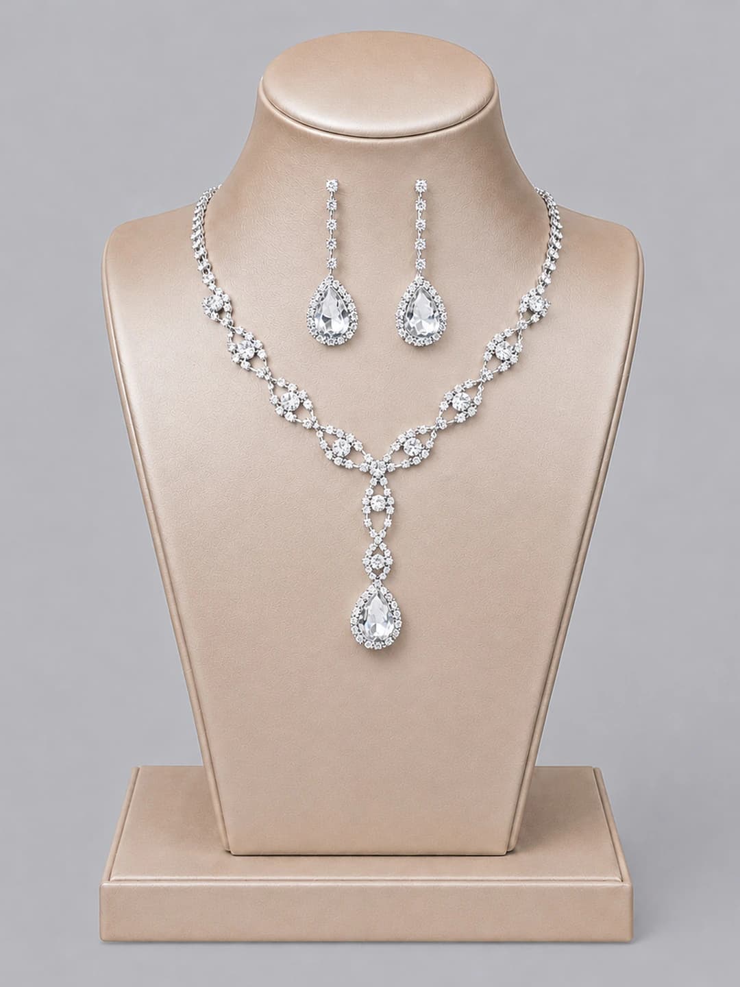 Silver luxury party necklace set