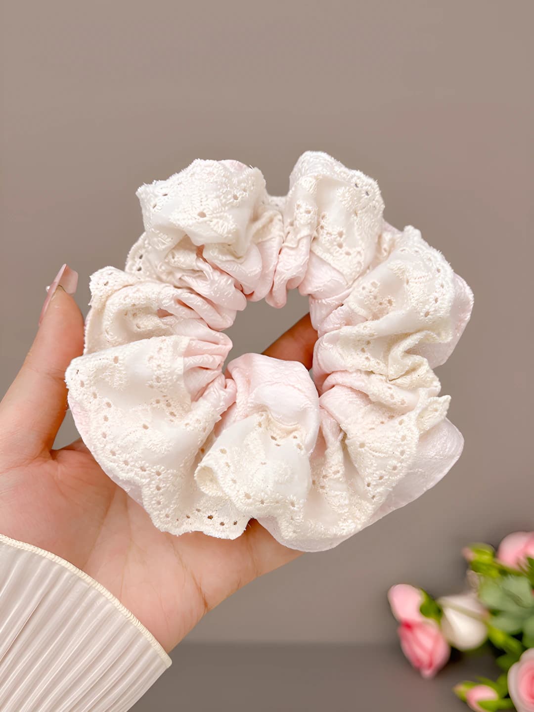 2#Pink lace scrunchie approx. 11 cm