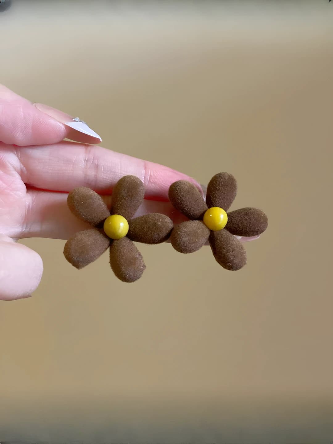 Coffee velvet flower