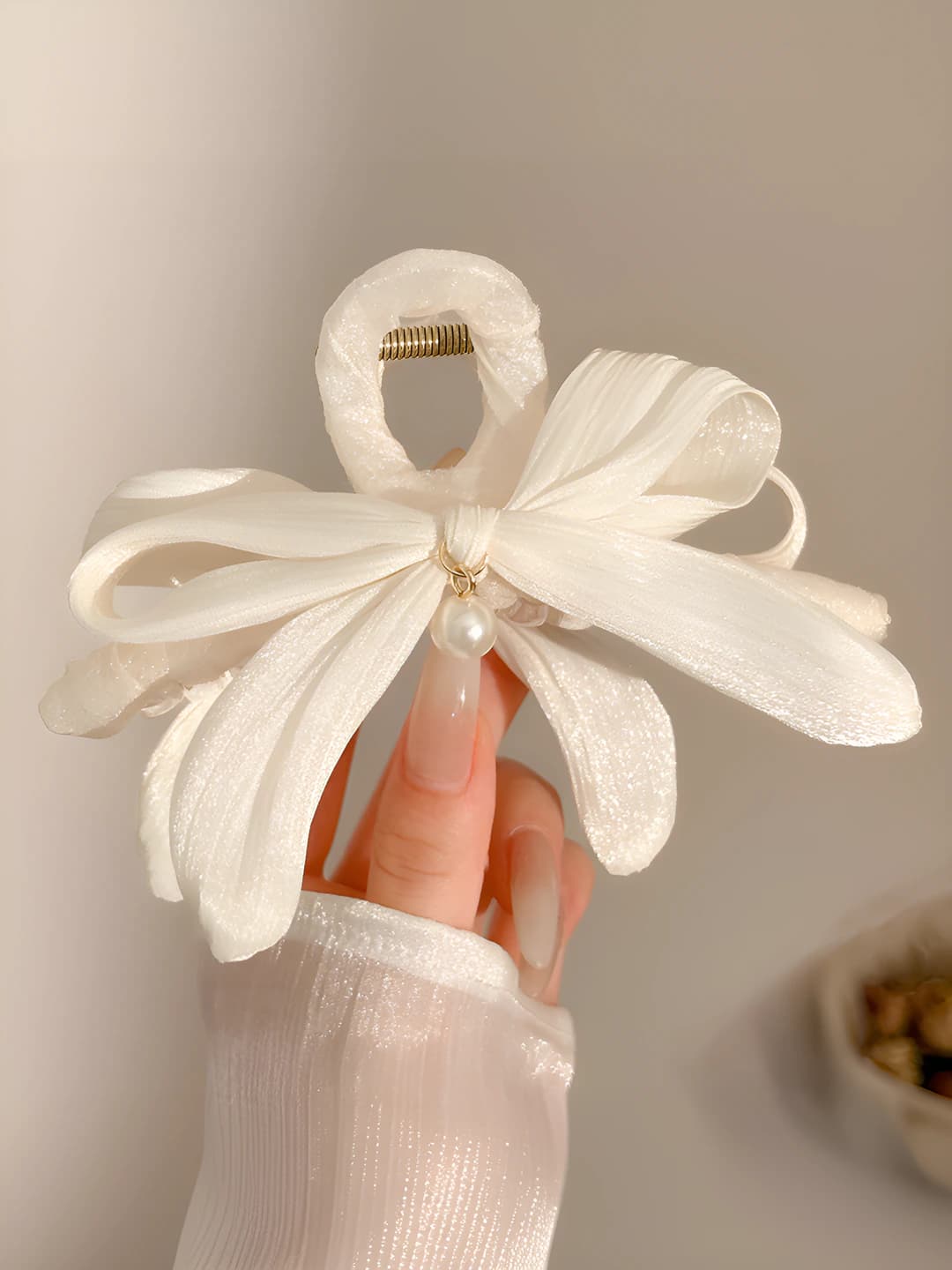Beige bow 13 cm