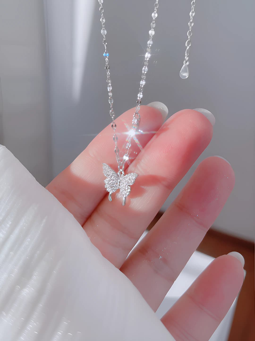 Women's summer full diamond butterfly pendant necklace, light luxury, high-end, forest style, delicate clavicle chain