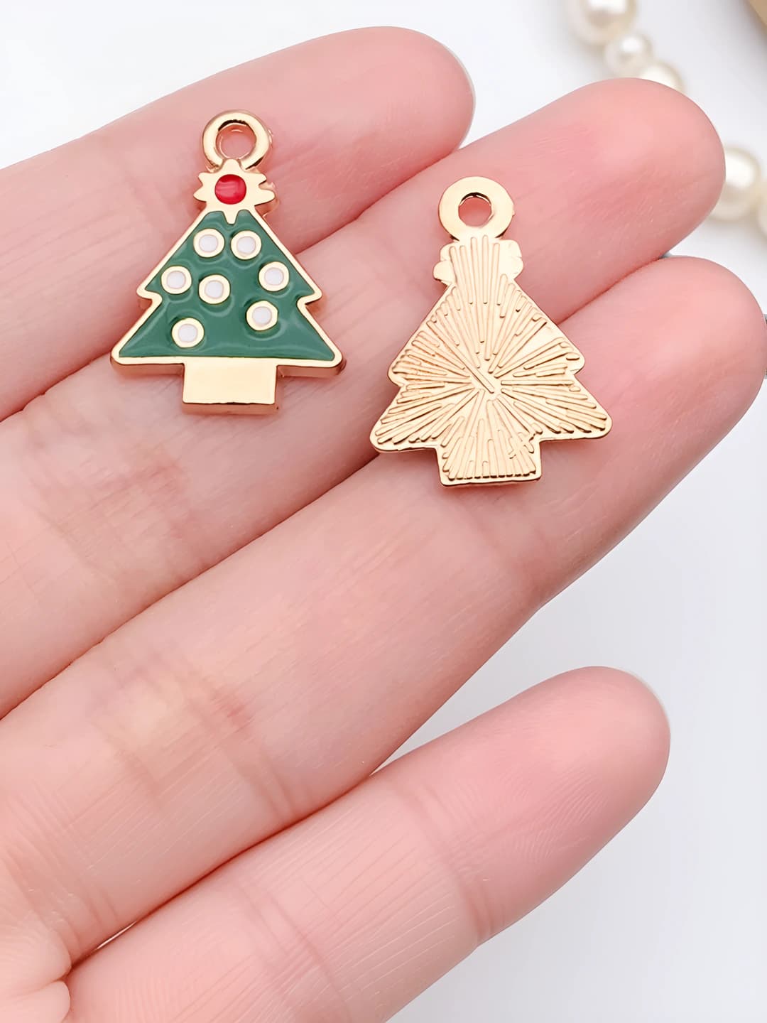 Green Christmas tree 15x20mm