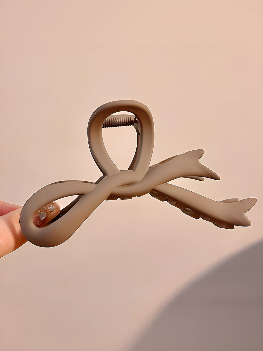8# Light coffee bow clip 11 cm