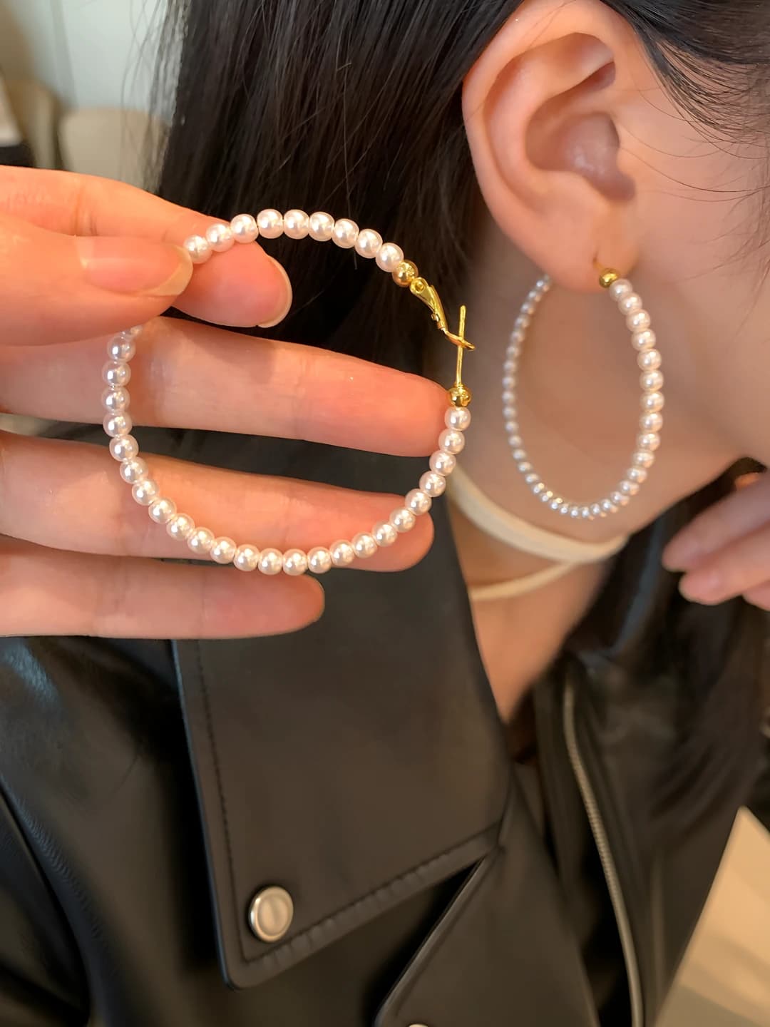 Pearl hoop earrings 5 cm