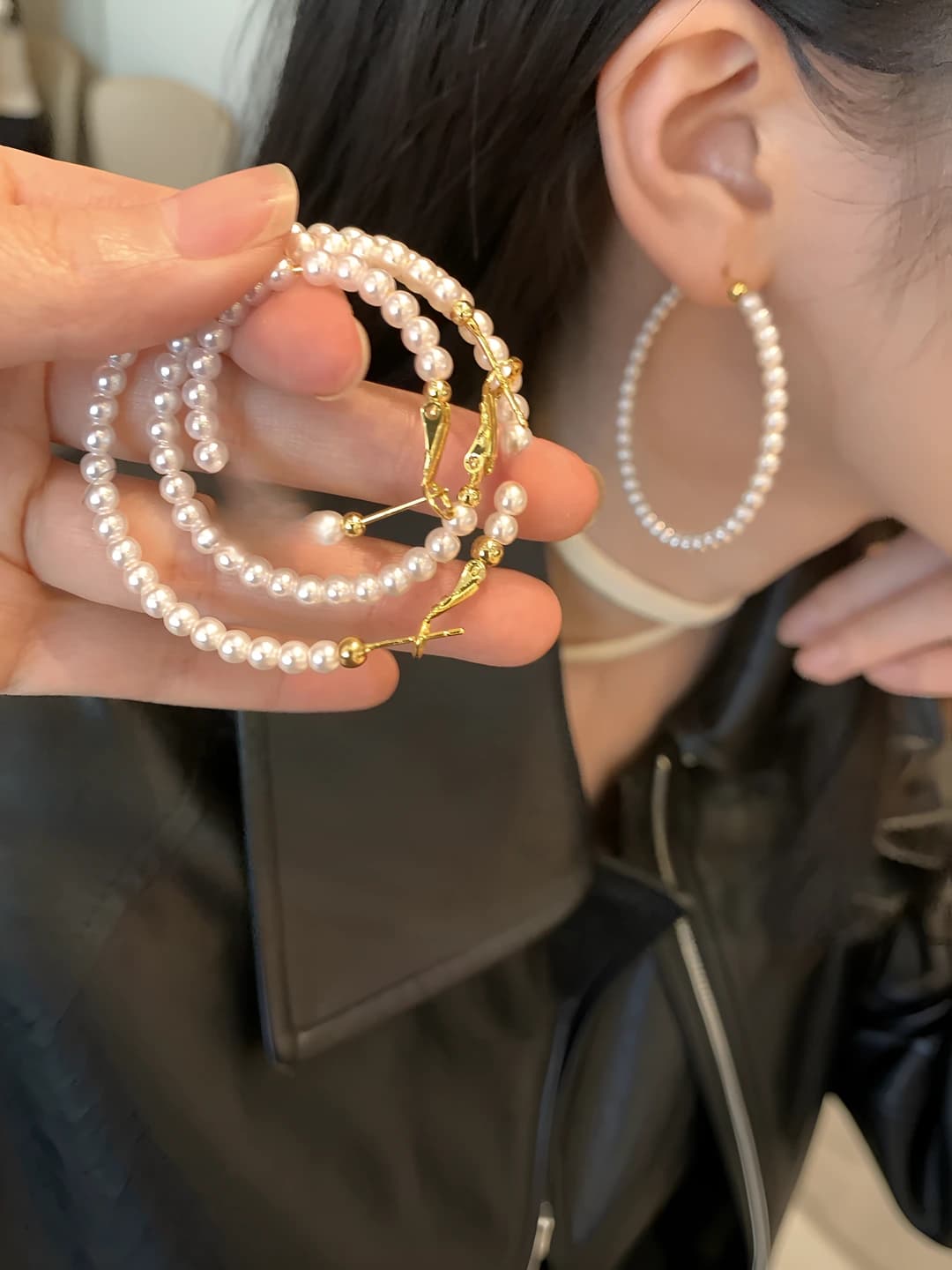 Women's retro French round pearl hoop earrings