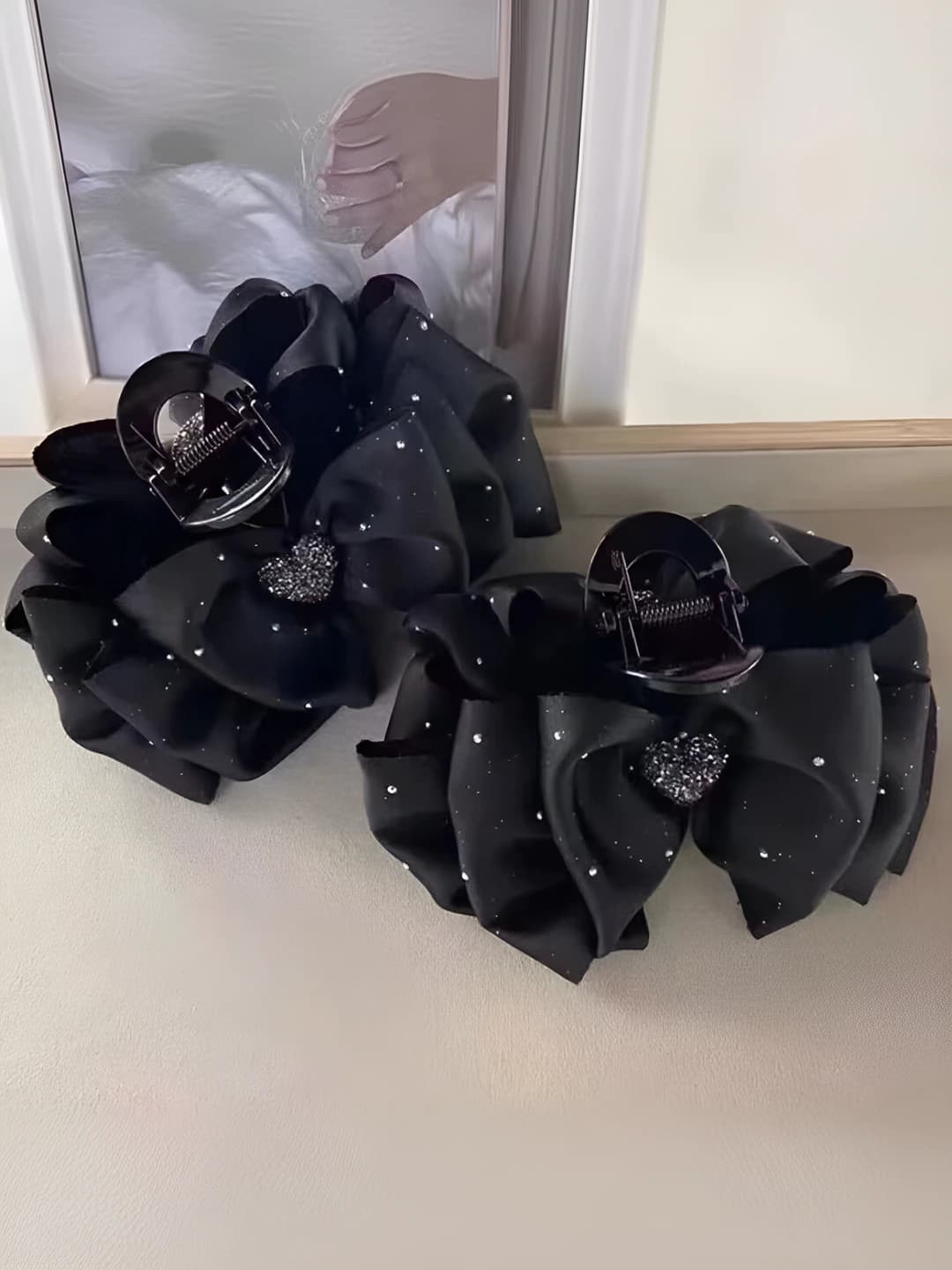 Women's hair clips with heart-shaped rhinestone ribbon