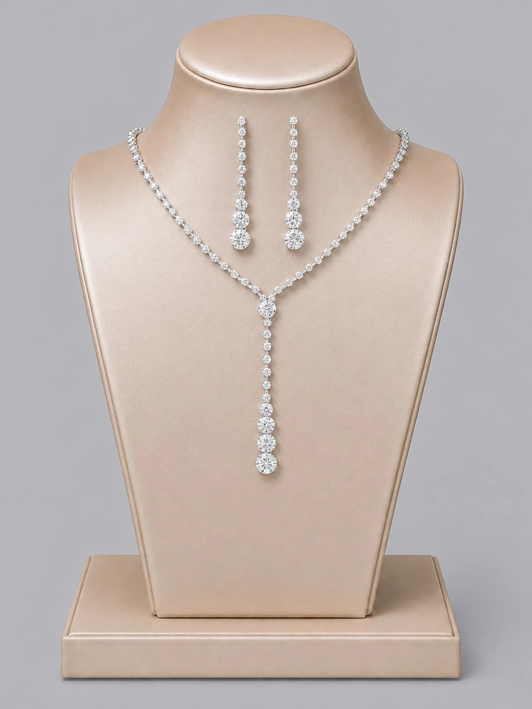 Silver simple versatile necklace set