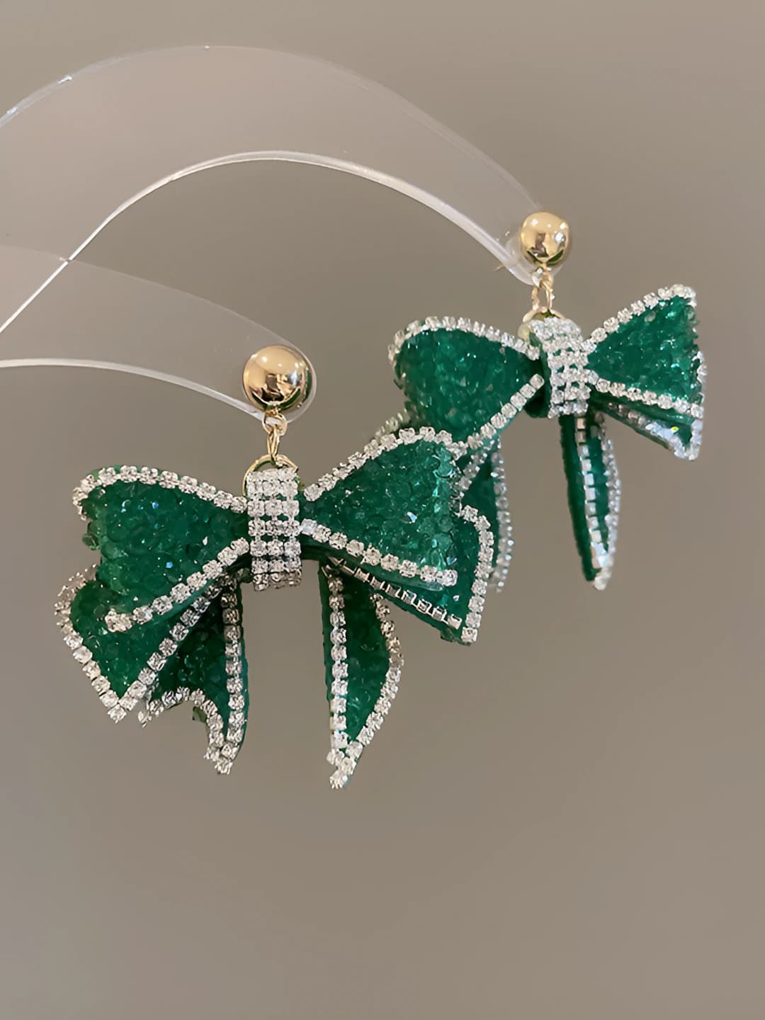 158# Silver - Green bow