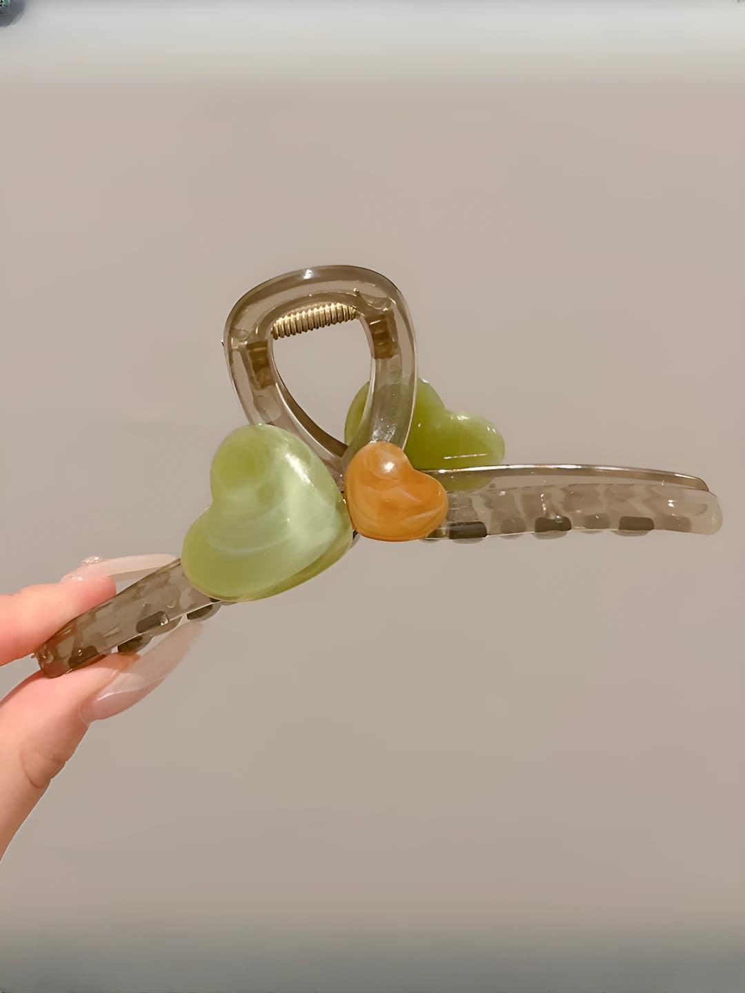 Large, light green, clear 13 cm
