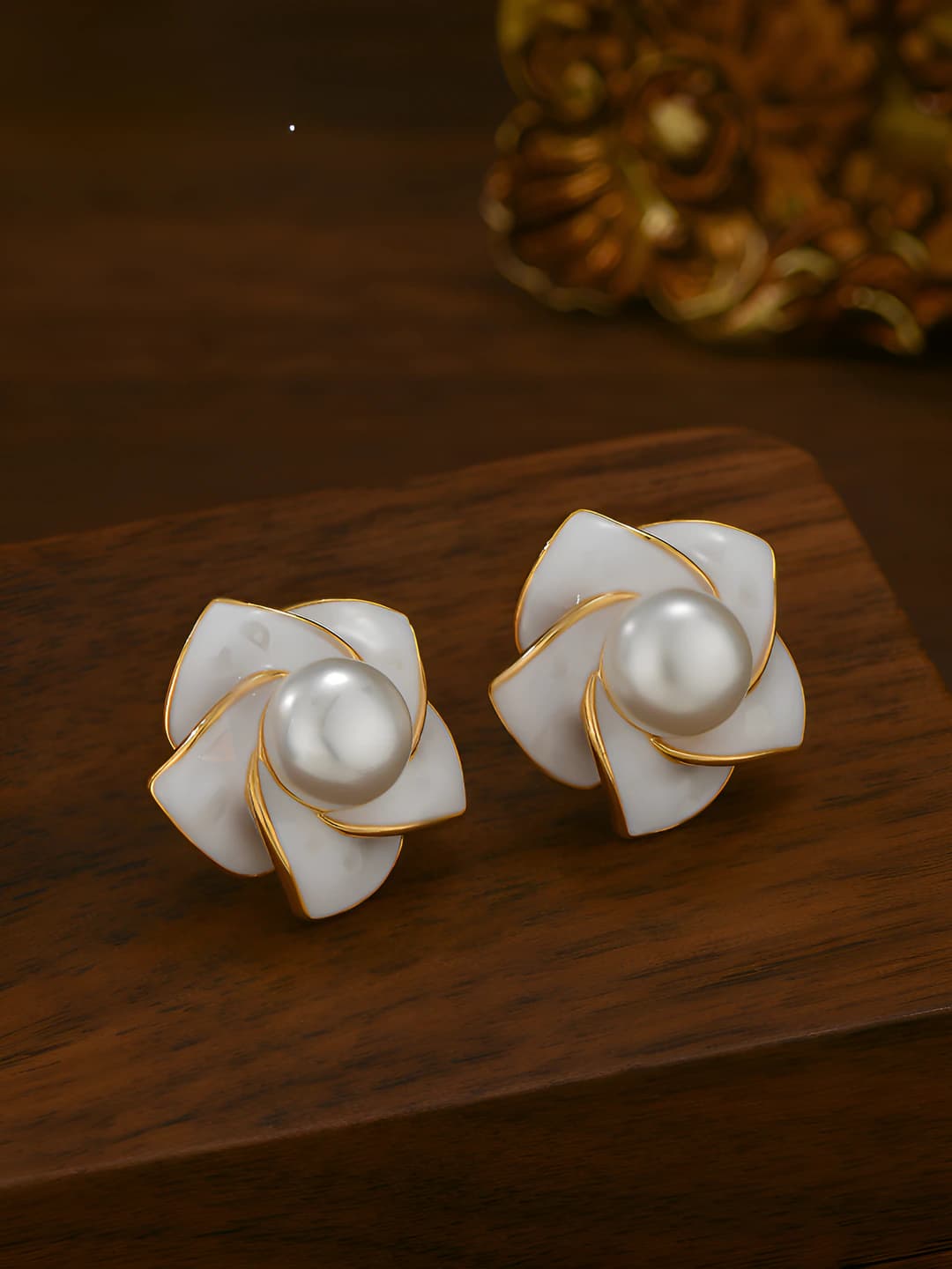 Ayollar uchun retro fransuz uslubidagi kumushli perina guli stud quloqsoqlar, enamel drop oil
