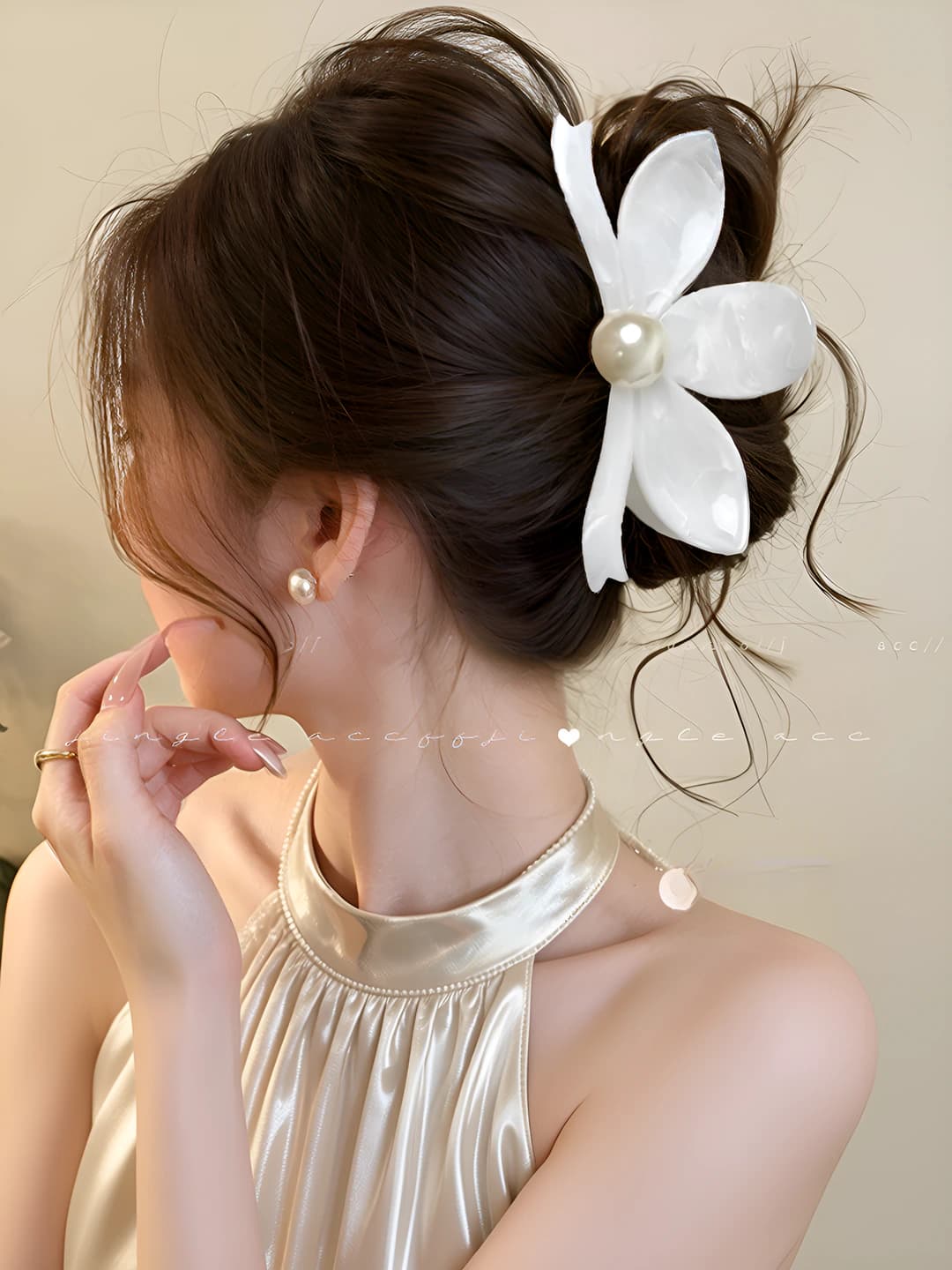 White flowers, 10.5 cm