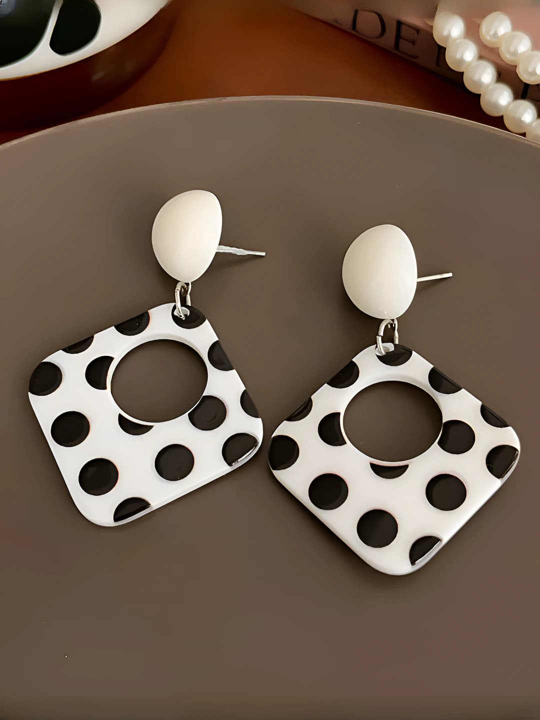 Plaid polka dot earrings (black and white)