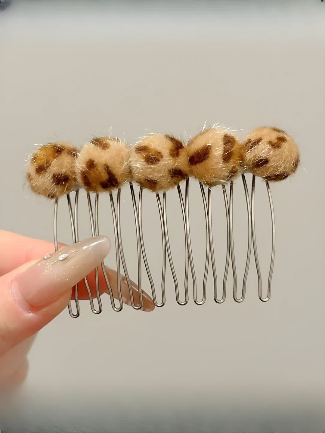 Yellow leopard hair comb