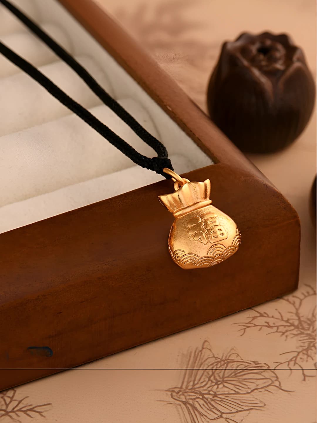 Women's cord pendant necklace in Chinese style, fudai design element, retro, copper, gold-plated