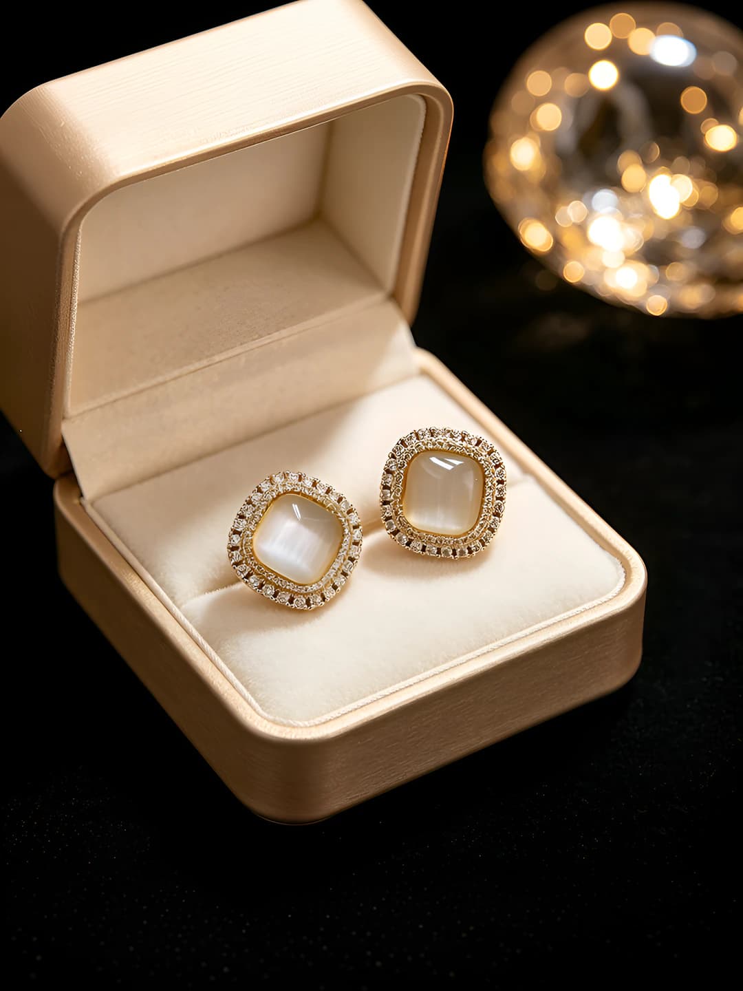 Gold square cat eye stud