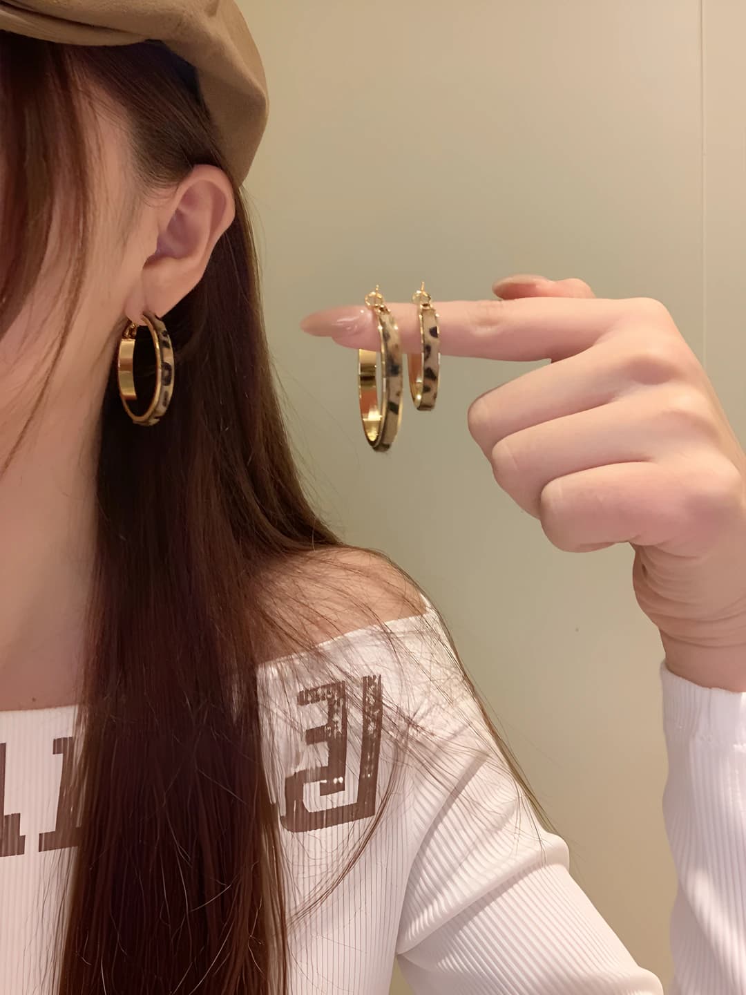 Women's retro leopard print U-shaped hoop earrings