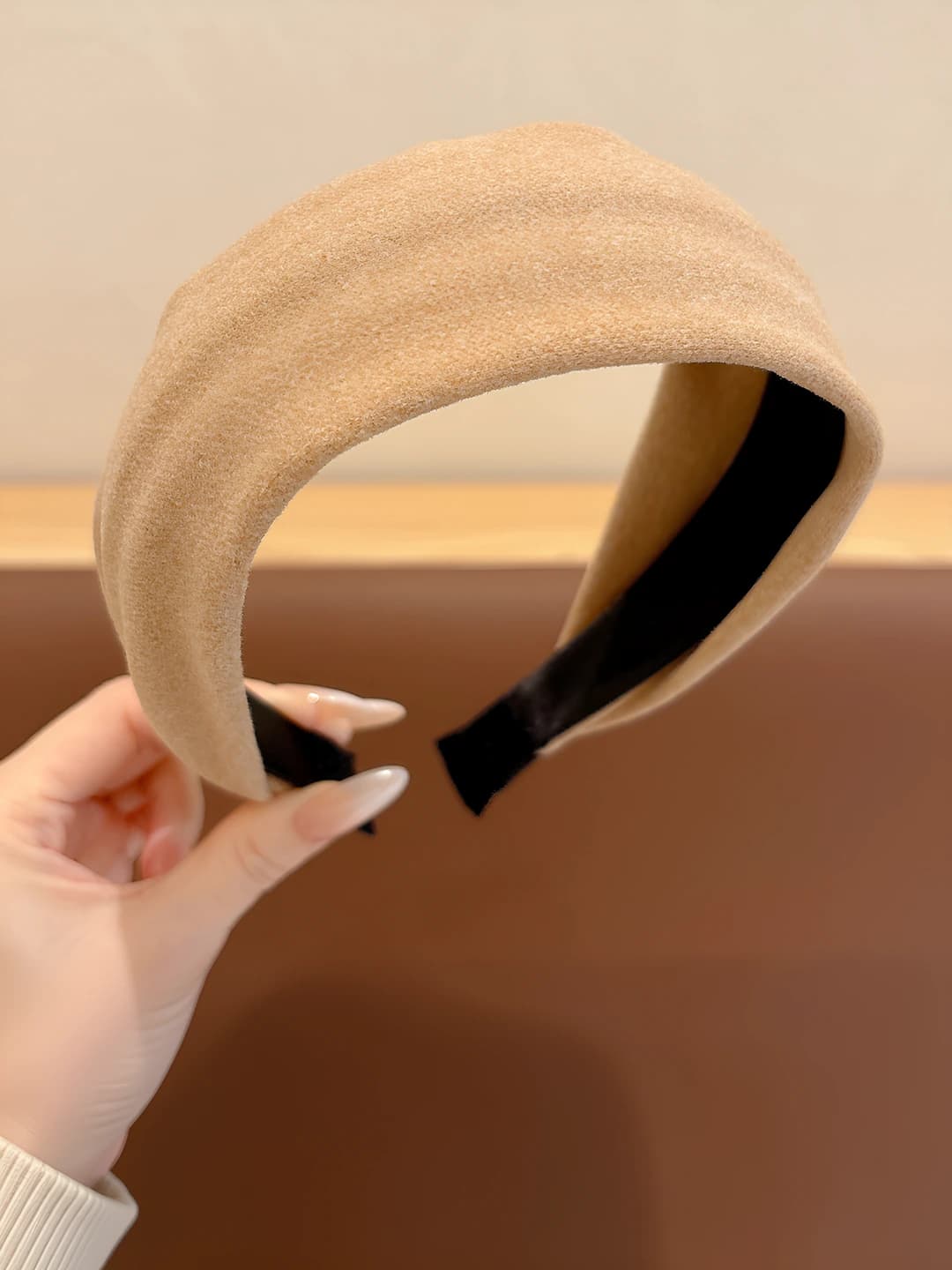 7# Khaki wide edge, 6.5 cm, base 2.8 cm