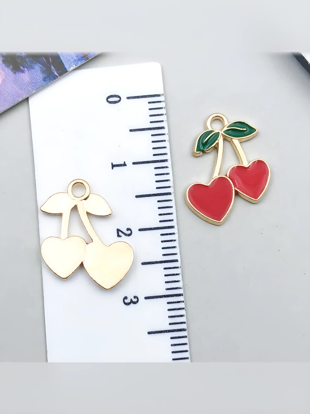 1 pc kc gold red heart cherry 17x13x1mm-0.6g