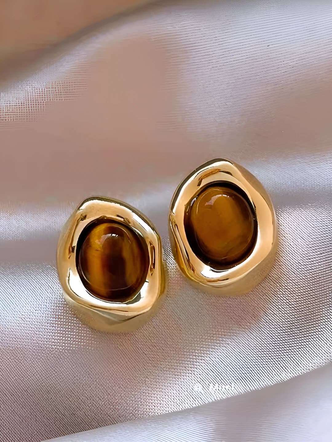 Teardrop tiger eye studs