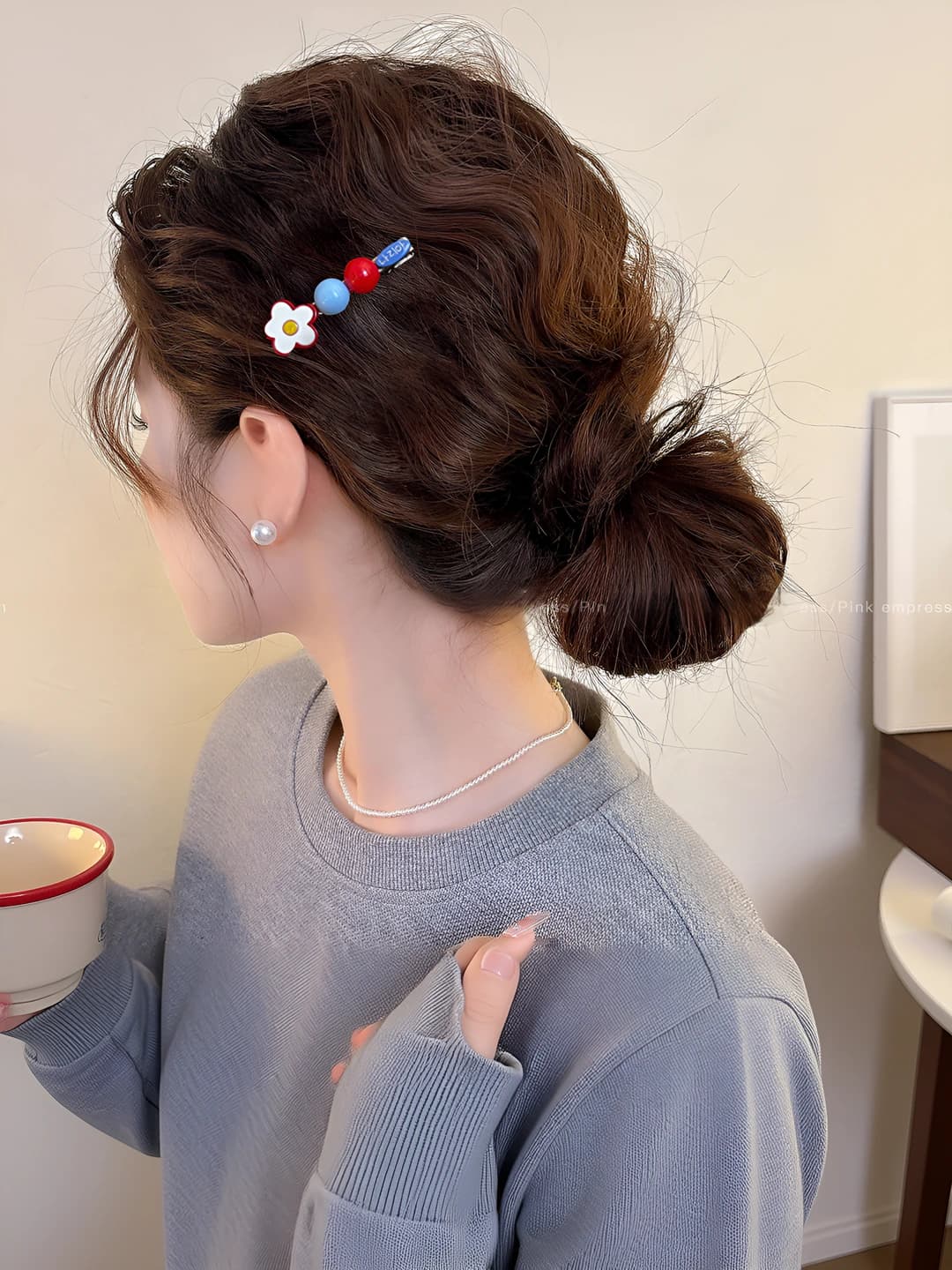 2# Blue label bead flower clip ~6 cm