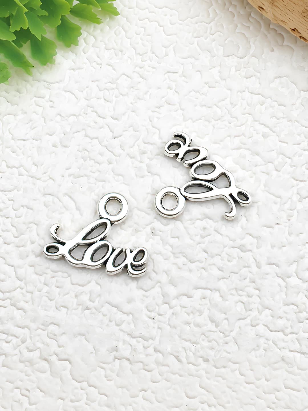 1pc Letter love 13x10mm-0.3g-11206