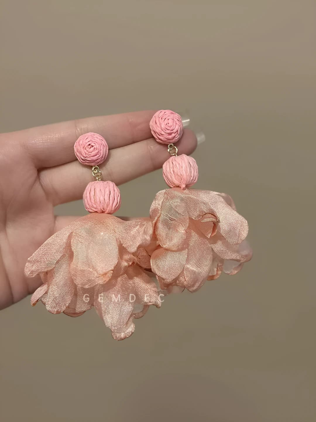 Розовые raffia шифон цветы