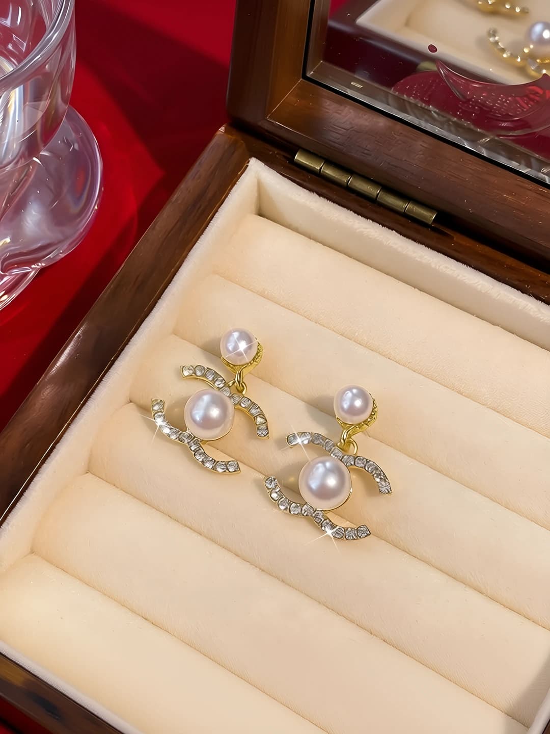86# Double C crossed pearl studs