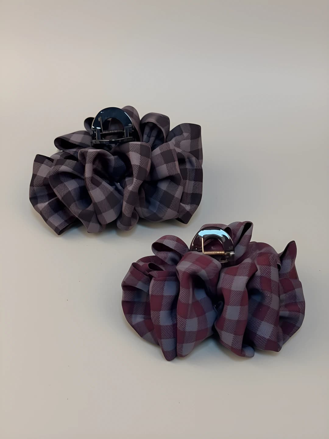 Women's fabric hair clips and combs in checked pattern