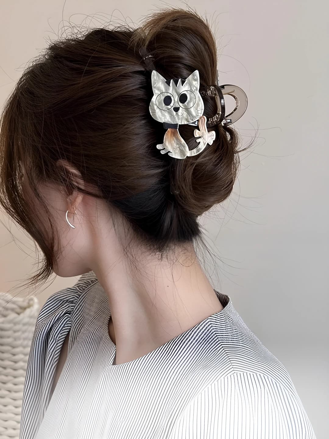 Women's hair clips and combs: Korean style, acrylic, handmade, claw clip with cat design