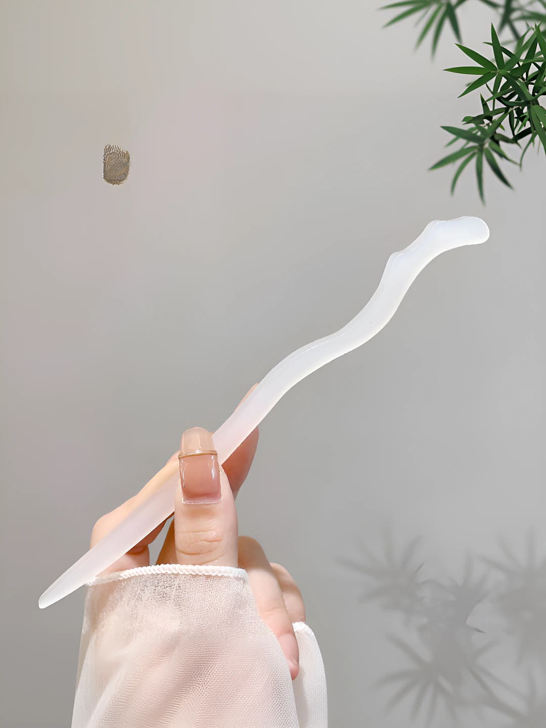 White jade heaven hair pin (bagged)