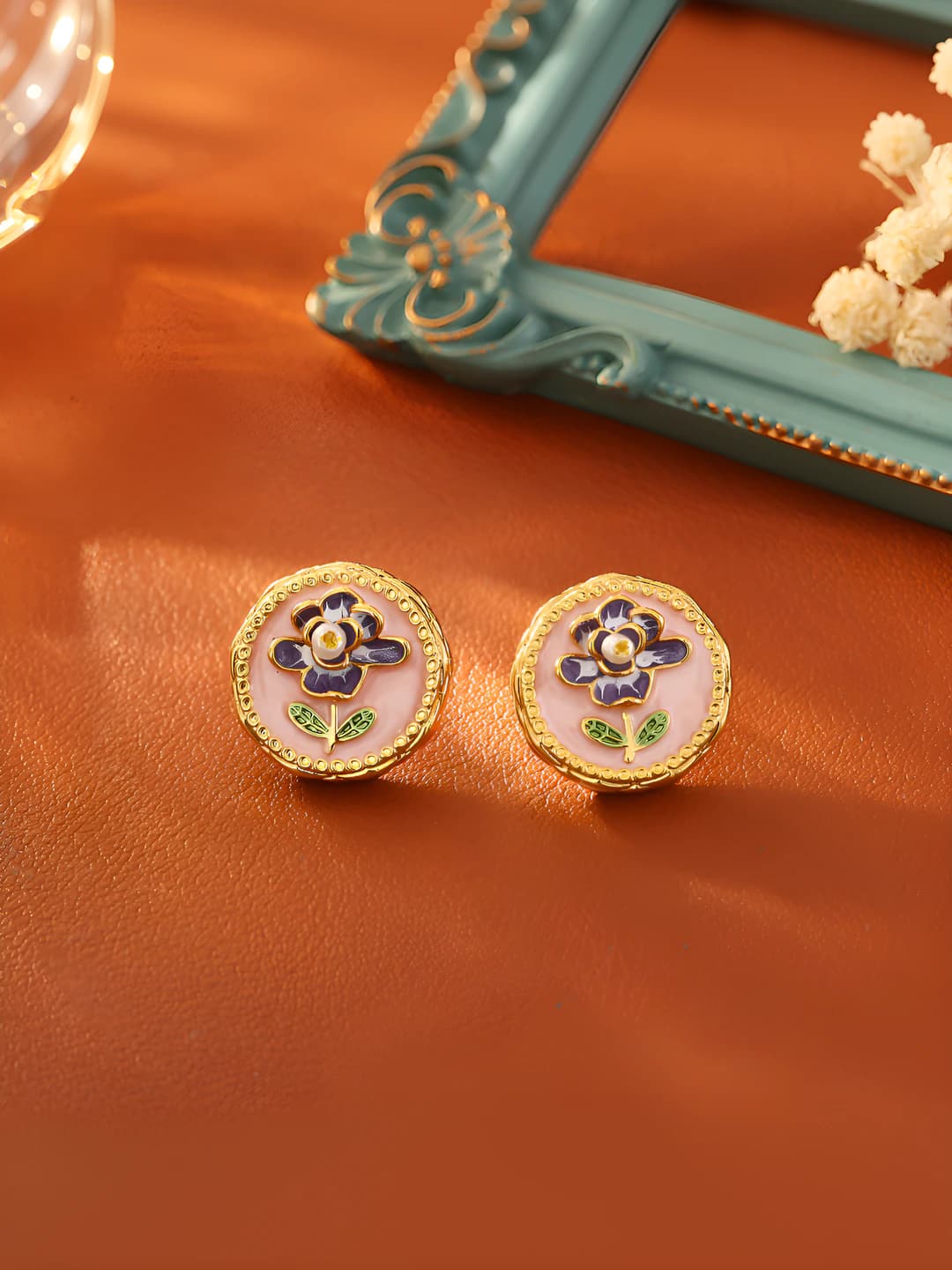 Pink retro stud earrings