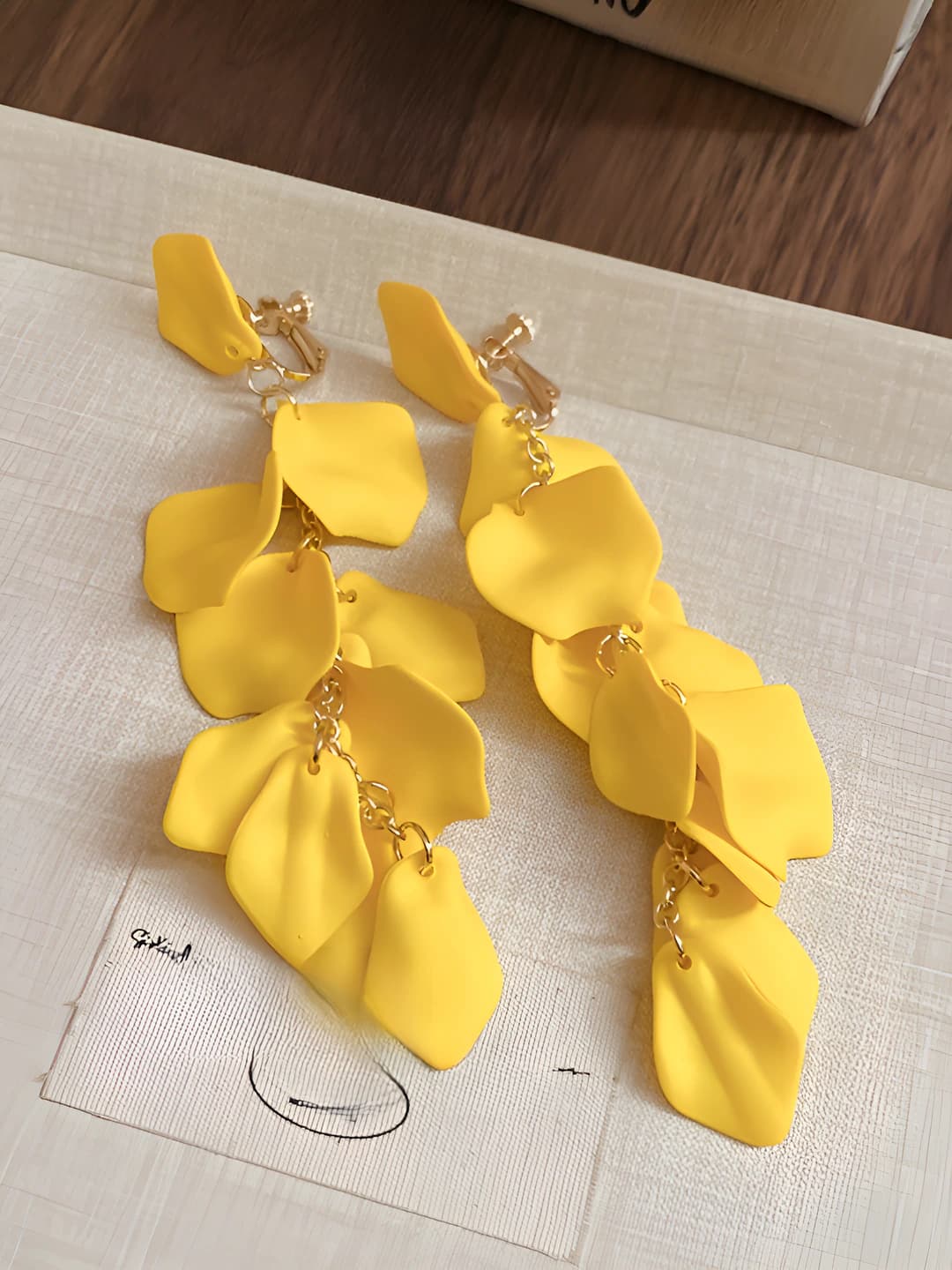 31# Clip - Yellow